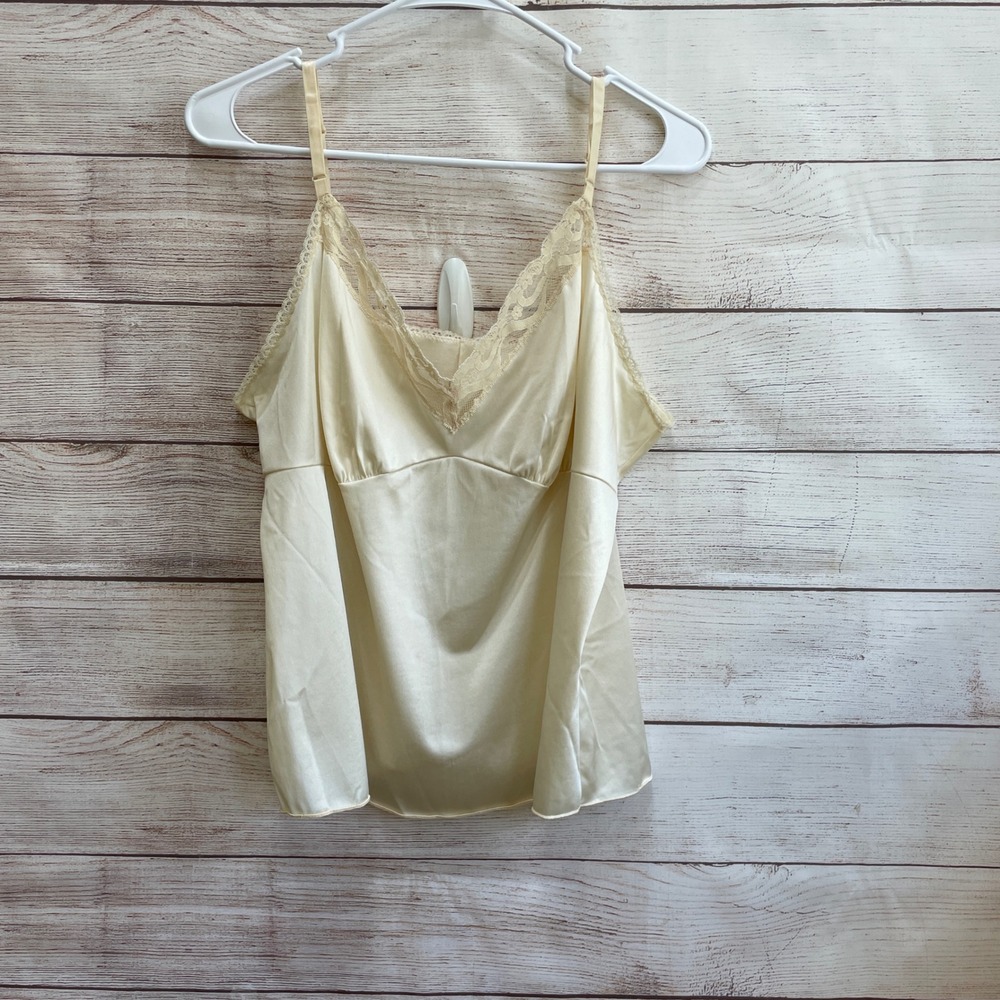 VINTAGE VANITY‎ FAIR LACE CAMISOLE IN CREAM